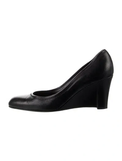 Pre-owned Ferragamo Leather Pumps In Black