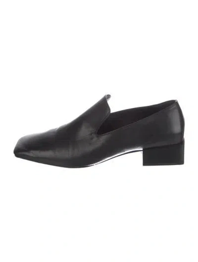 Pre-owned Ferragamo Leather Pumps In Black