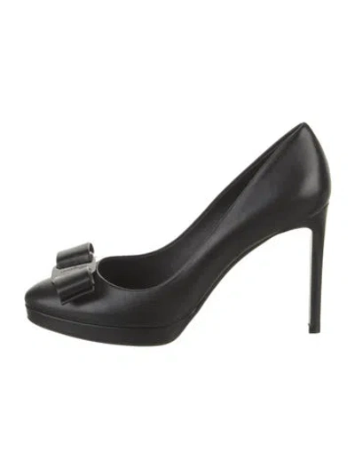Pre-owned Ferragamo Leather Pumps In Black