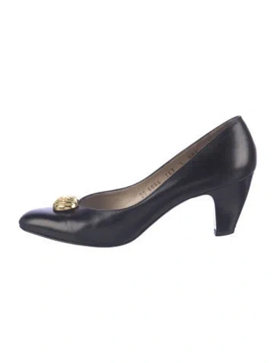 Pre-owned Ferragamo Leather Pumps In Black