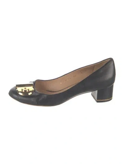 Pre-owned Ferragamo Leather Pumps In Black