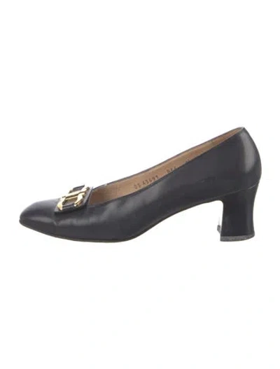Pre-owned Ferragamo Leather Pumps In Black