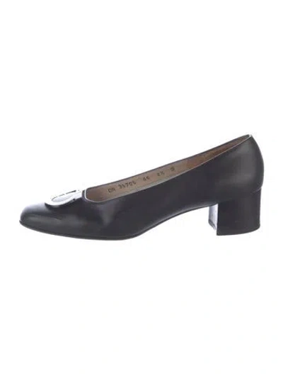 Pre-owned Ferragamo Leather Pumps In Black
