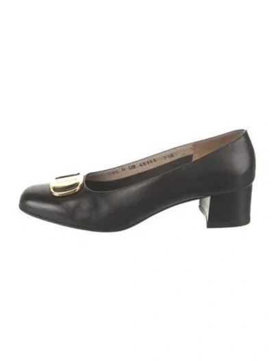 Pre-owned Ferragamo Leather Pumps In Black