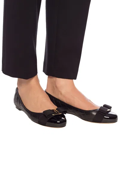 Ferragamo Leather Pumps In Black