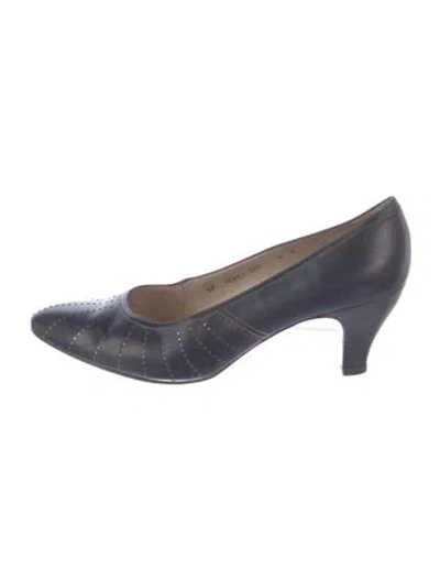 Pre-owned Ferragamo Leather Pumps In Blue