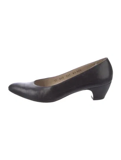 Pre-owned Ferragamo Leather Pumps In Blue