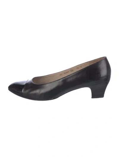 Pre-owned Ferragamo Leather Pumps In Blue