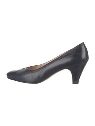 Pre-owned Ferragamo Leather Pumps In Blue
