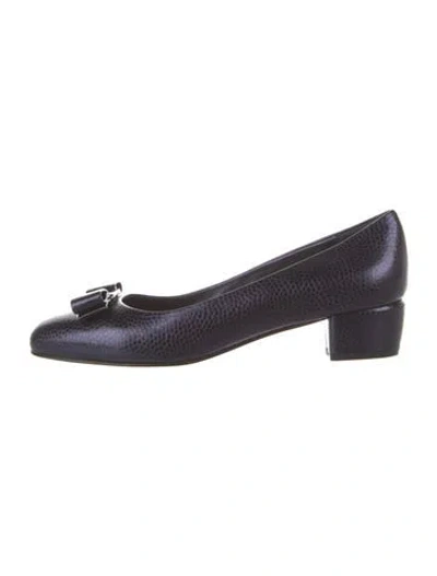 Pre-owned Ferragamo Leather Pumps In Blue
