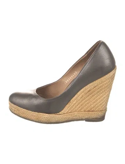 Pre-owned Ferragamo Leather Pumps In Gray
