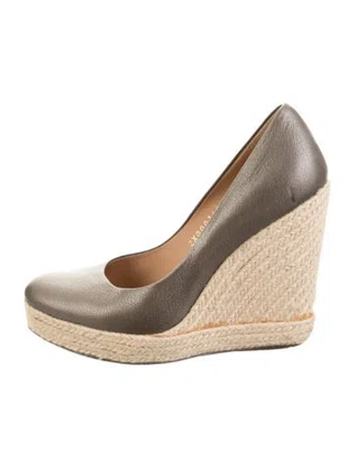 Pre-owned Ferragamo Leather Pumps In Gray