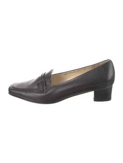 Pre-owned Ferragamo Leather Pumps In Gray