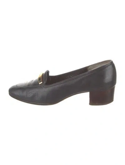 Pre-owned Ferragamo Leather Pumps In Gray