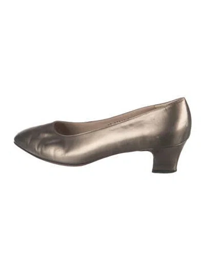 Pre-owned Ferragamo Leather Pumps In Green