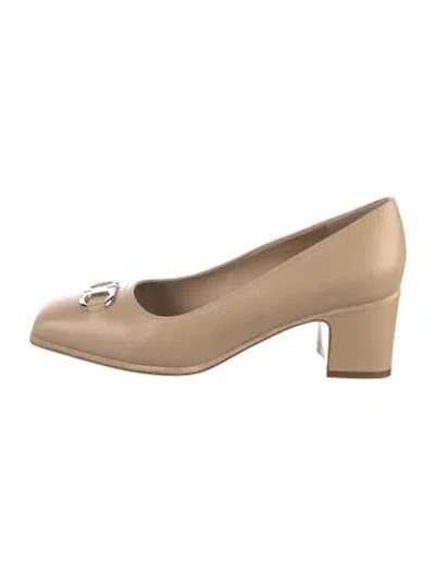 Pre-owned Ferragamo Leather Pumps In Neutral