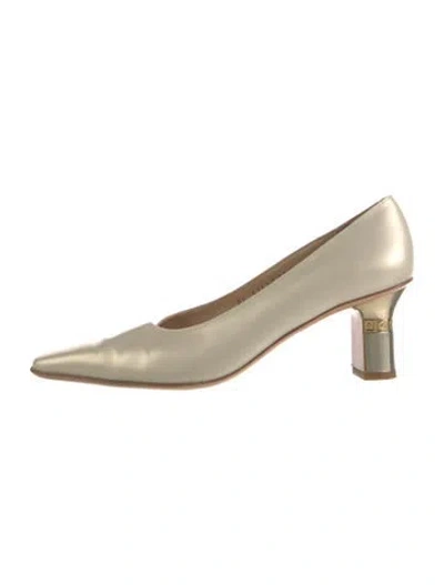 Pre-owned Ferragamo Leather Pumps In Neutrals