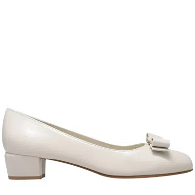 Ferragamo Leather Pumps In Neutral