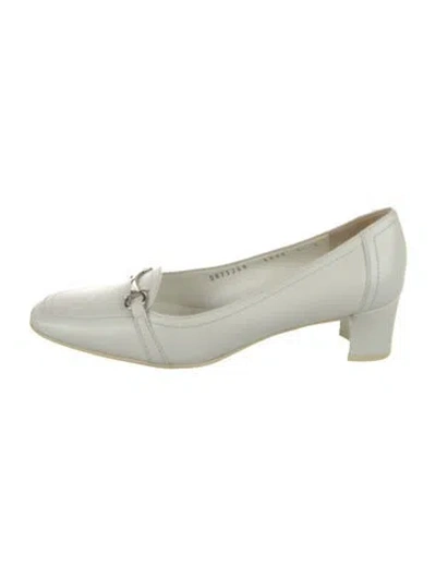 Pre-owned Ferragamo Leather Pumps In White
