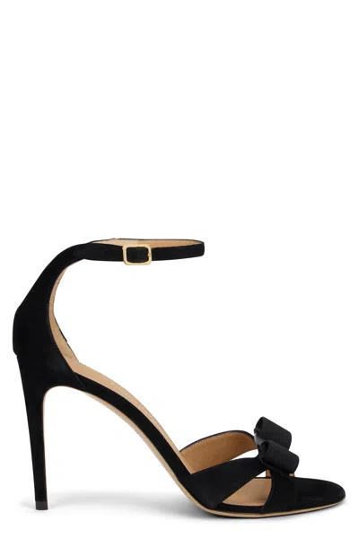 Ferragamo Roxy 90 Vara Bow Suede Sandals In Black