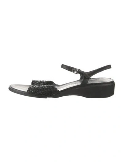 Pre-owned Ferragamo Leather Sandals In Black