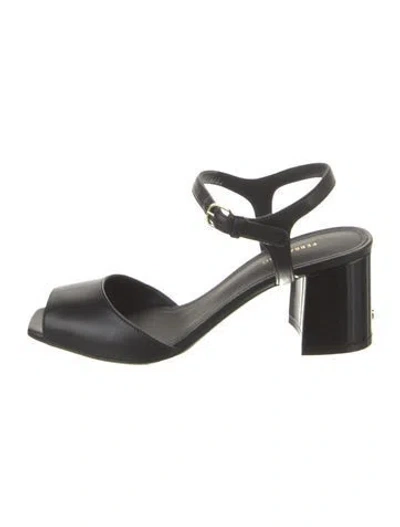 Pre-owned Ferragamo Leather Sandals In Black