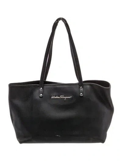 Pre-owned Ferragamo Leather Shoulder Bag In Black