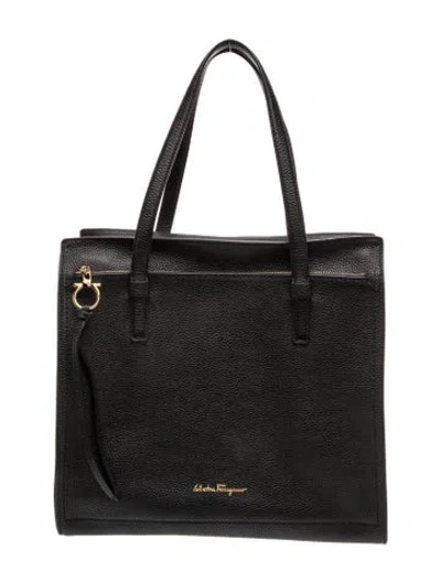 Pre-owned Ferragamo Leather Shoulder Bag In Black