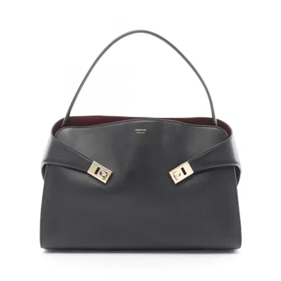 Pre-owned Ferragamo Leather Shoulder Bag () In Black