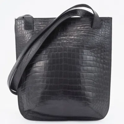 Pre-owned Ferragamo Leather Shoulder Bag () In Black
