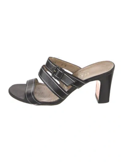 Pre-owned Ferragamo Leather Slides In Black