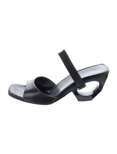 Pre-owned Ferragamo Leather Slides In Black