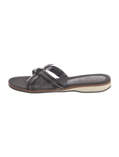 Pre-owned Ferragamo Leather Slides In Black