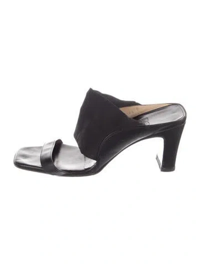 Pre-owned Ferragamo Leather Slides In Black