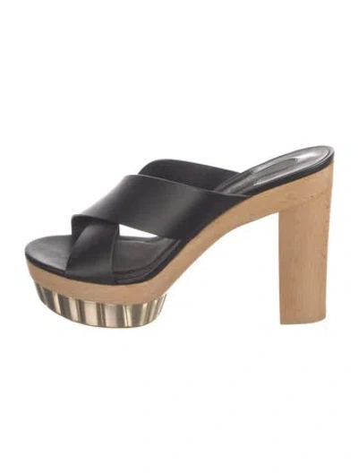 Pre-owned Ferragamo Leather Slides In Black
