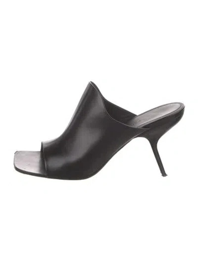 Pre-owned Ferragamo Leather Slides In Black