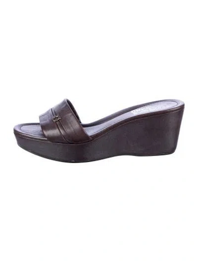 Pre-owned Ferragamo Leather Slides In Brown