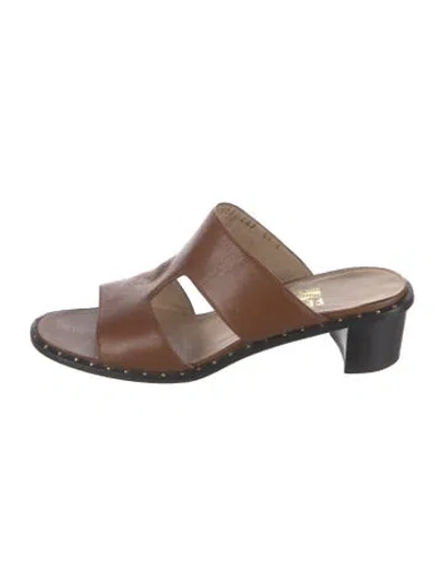 Pre-owned Ferragamo Leather Slides In Brown