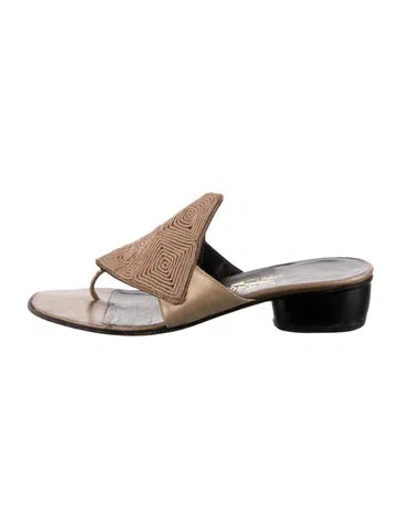 Pre-owned Ferragamo Leather Slides In Gold