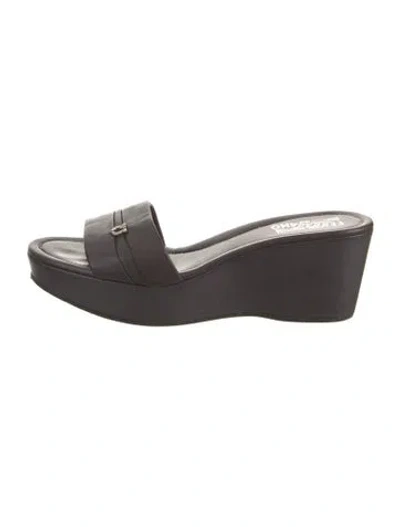 Pre-owned Ferragamo Leather Slides In Grey