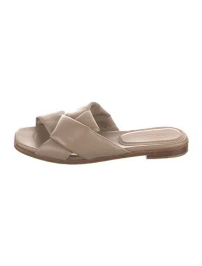 Pre-owned Ferragamo Leather Slides In Neutrals