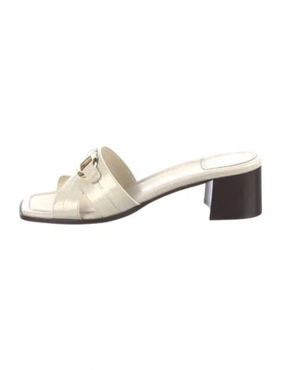 Pre-owned Ferragamo Leather Slides In Neutrals