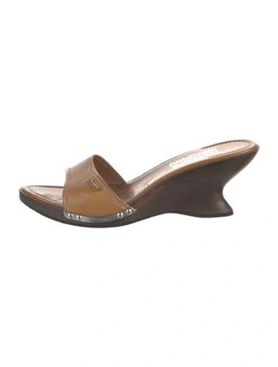 Pre-owned Ferragamo Leather Slides In Orange