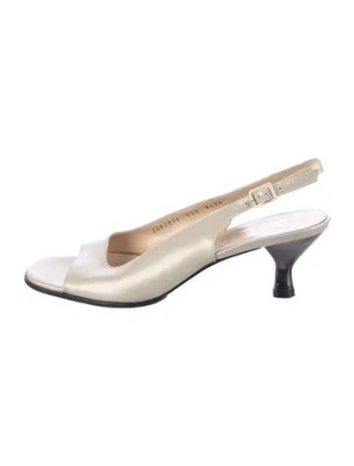 Pre-owned Ferragamo Leather Slingback Flats In Neutral
