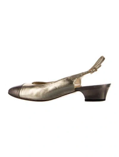 Pre-owned Ferragamo Leather Slingback Pumps In Gold