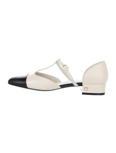 Pre-owned Ferragamo Leather T-strap Pumps In Neutrals
