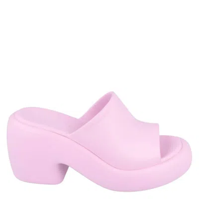 FERRAGAMO FERRAGAMO LIGHT PINK DEVA SANDALS