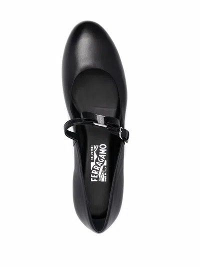 Ferragamo Lizz Leather Ballerina Shoes In Black