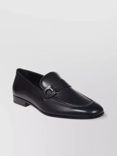 Ferragamo Loafer Metal Detail Round Toe In Nero