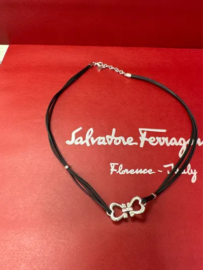 Ferragamo Logo Detail Bracelet In Black